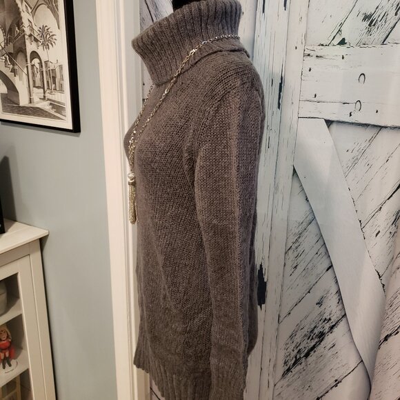 H&M Turtleneck Grey Sweater size medium - Picture 6 of 7
